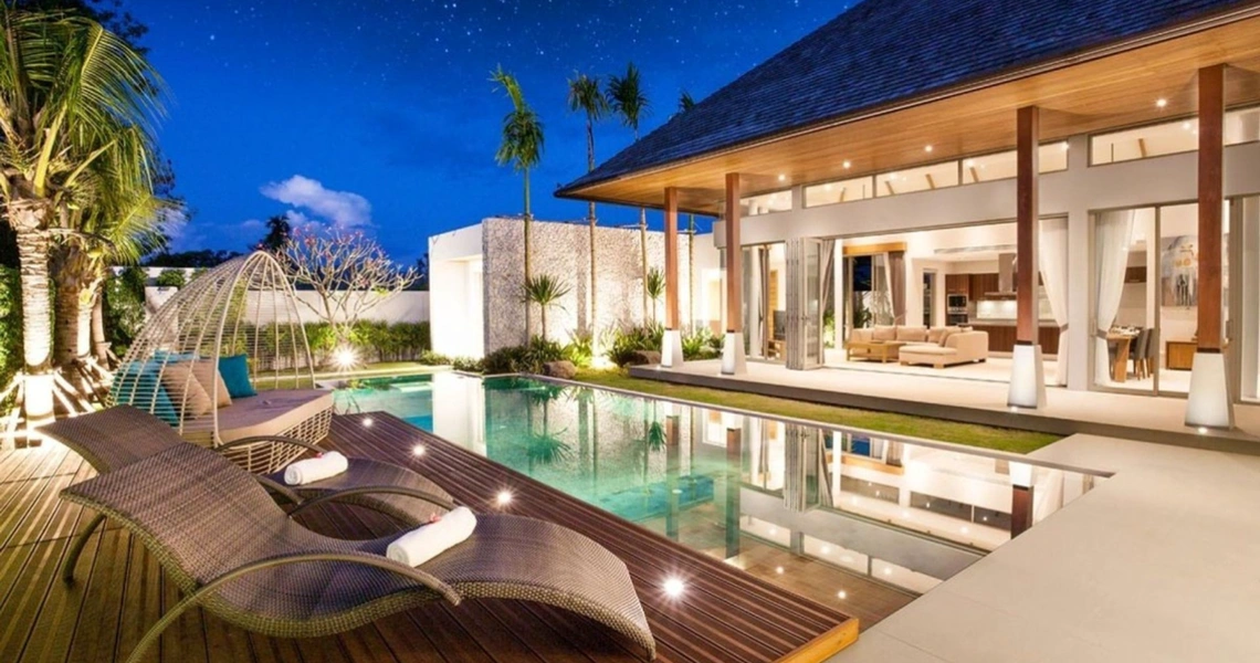 Botanica Lakeside II - Night time