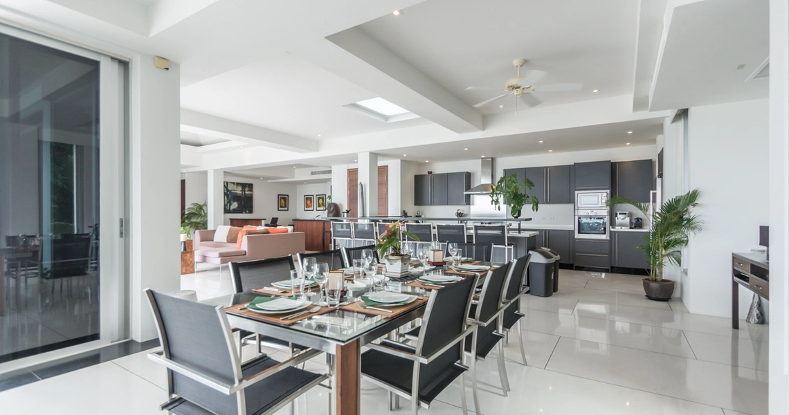 Villa Bauhinia -  Dining table