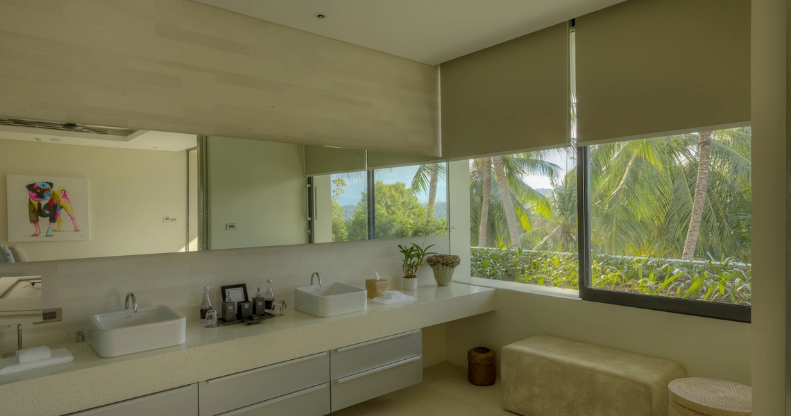 Luxury villas on Samui 6 Bedroom Pool Villa in Samujana bathroom