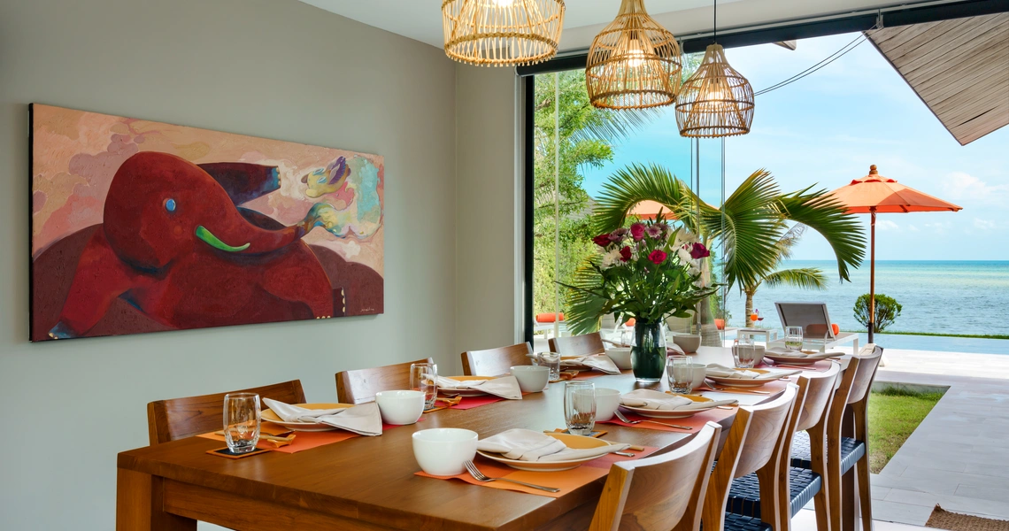 Luxury villas on Samui 5 Bedroom Beachfront Villas in Baan Talay dining area