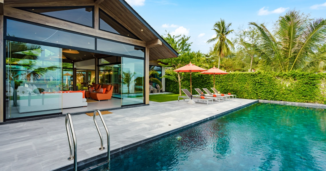 Luxury villas on Samui 5 Bedroom Beachfront Villas in Baan Talay swimming pool