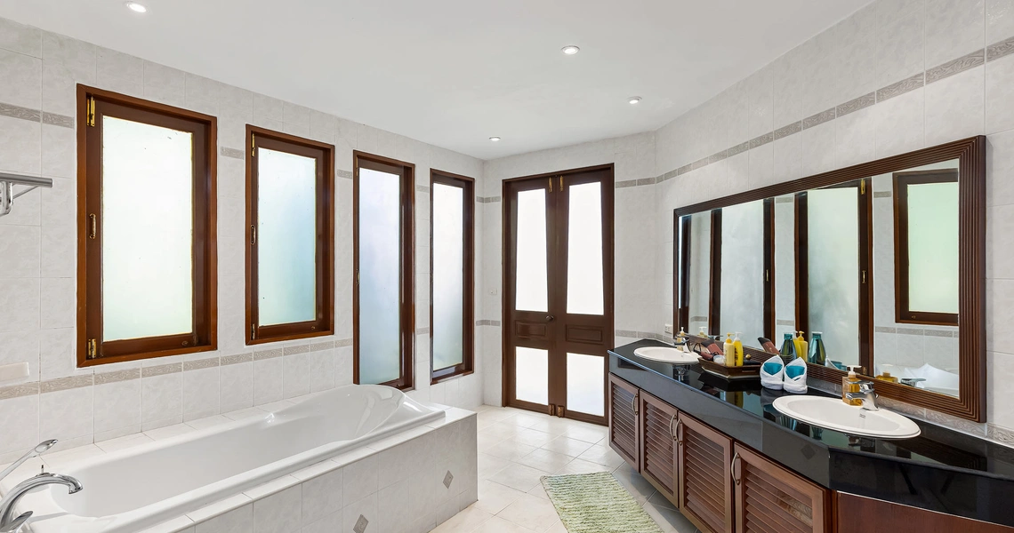 Nakathani Villas - Bathroom