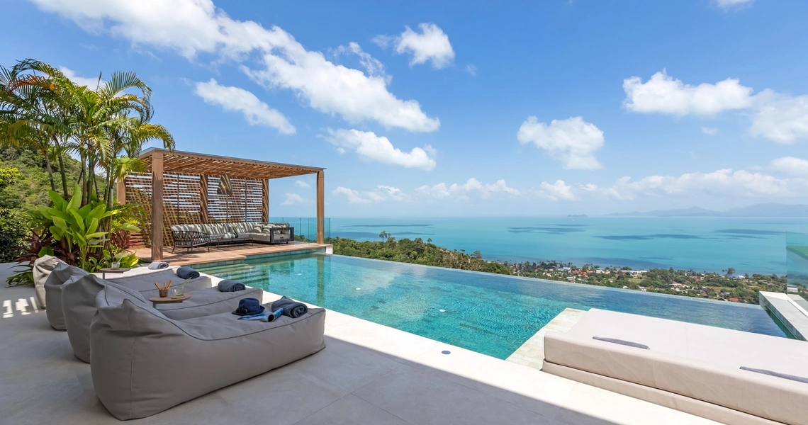 Pacific Palisade Samui luxury villa - pool and deck