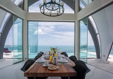 Luxury villas on Samui Sky Dream Villa dining area