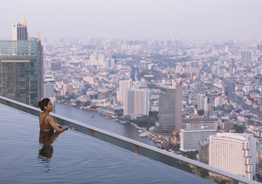 Four Seasons Private Residences Bangkok - Infinity Pool
