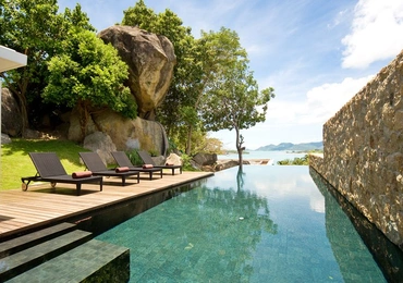 Luxury villas on Samui Luxury 3 Bedroom Pool Villa in Samujana swimming pool
