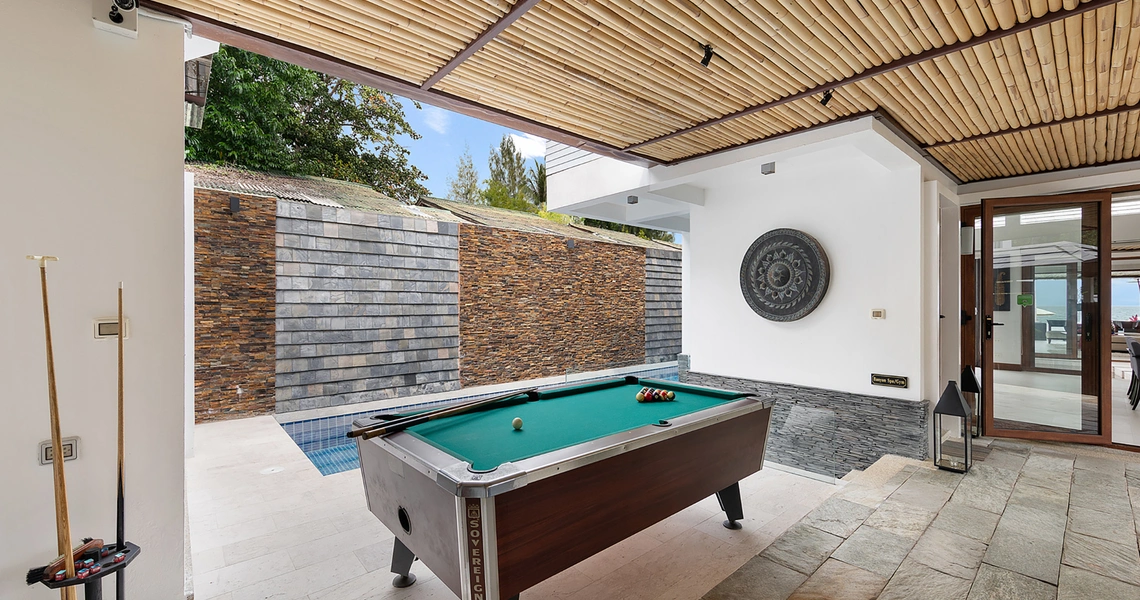 Samui Beachfront Villa Chi - pool table