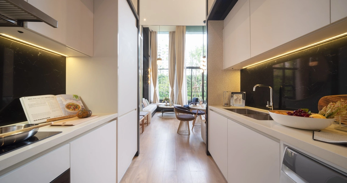 Noble Form Thonglor luxury high-rise - 2-bedroom fullplex kitchen
