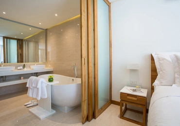 Luxury apartments on Samui Chi Residence bathroom