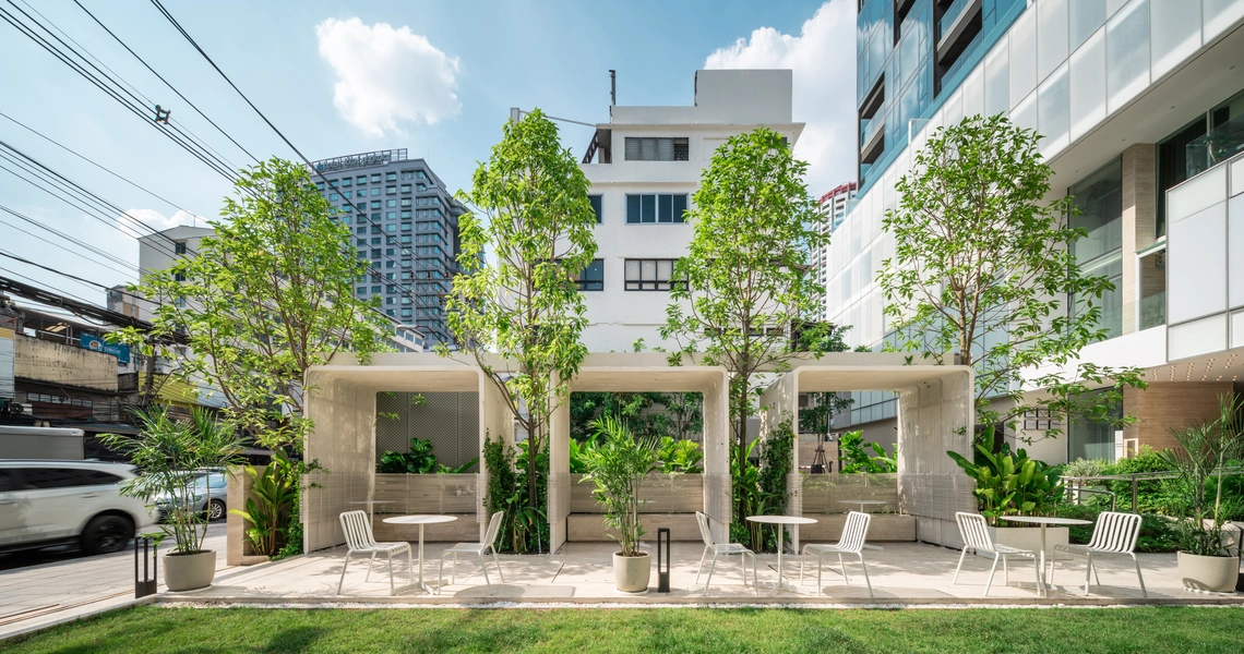 The Strand Thonglor Condo in Bangkok Park