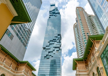 The Ritz-Carlton Residences Bangkok - building as seen from the street