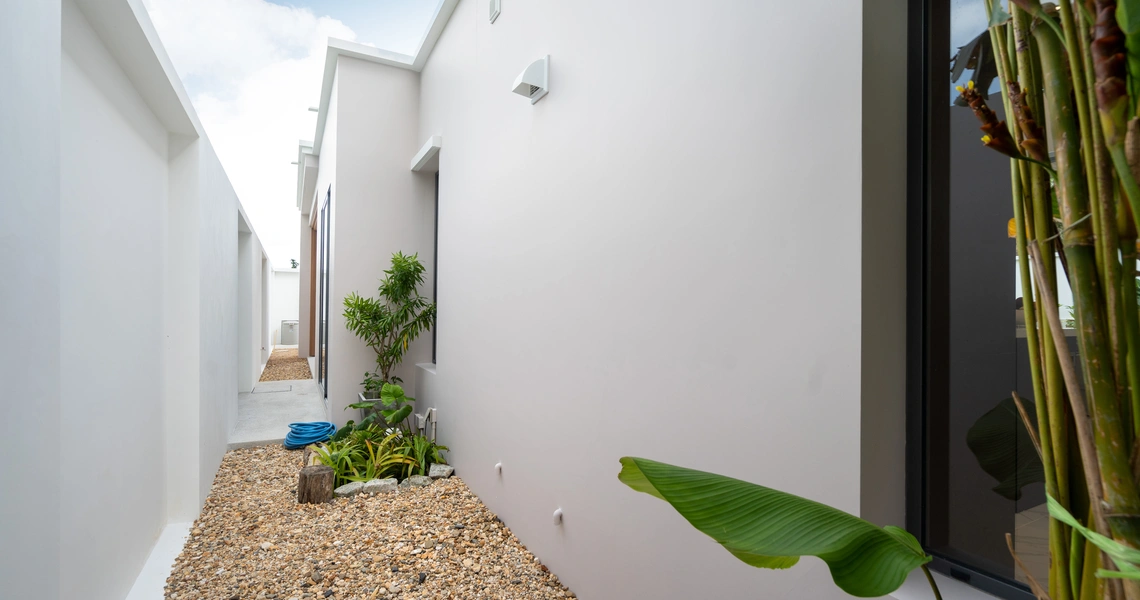 The Breeze Villas - walk way