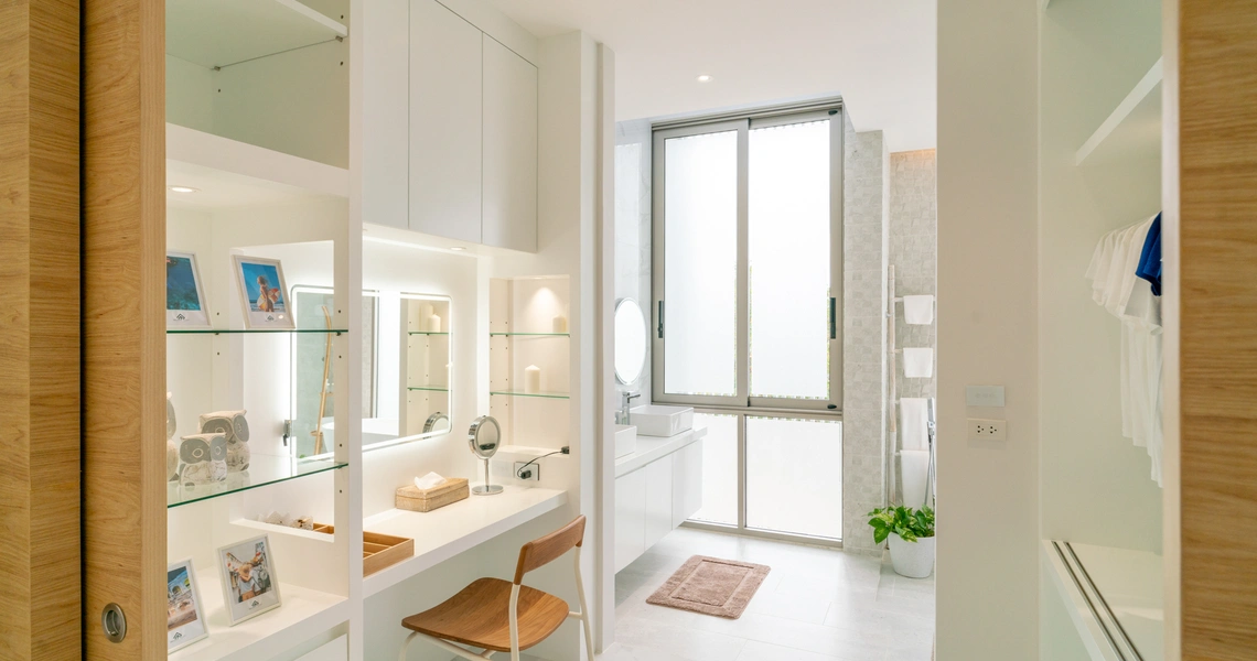 Luxury villas on Phuket The Residence Master bedroom