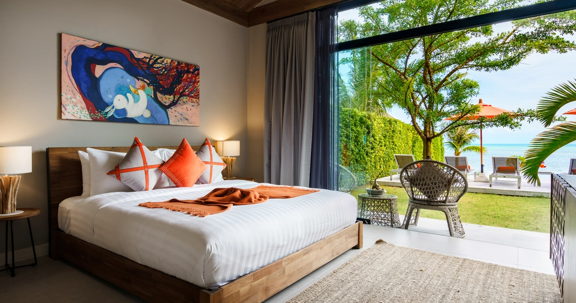 Luxury villas on Samui 5 Bedroom Beachfront Villas in Baan Talay bedroom