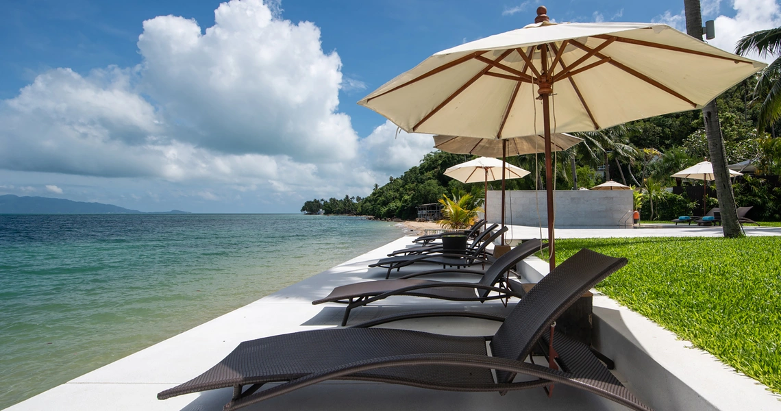 Samui Beachfront Villa Chi - beach sun deck