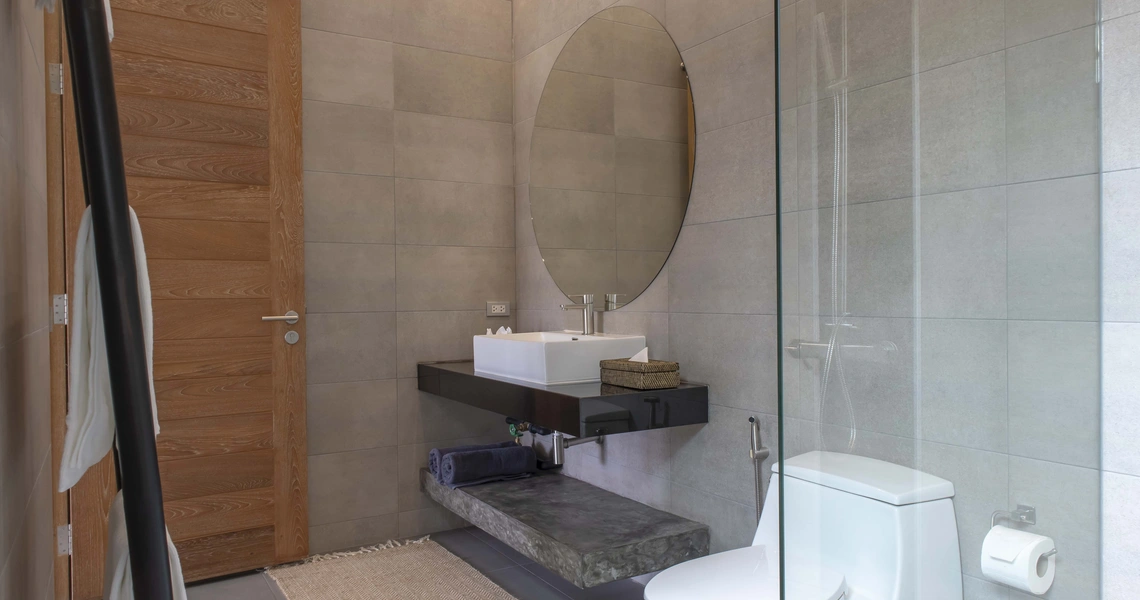 Luxury villas on Phuket Manick Hillside bathroom