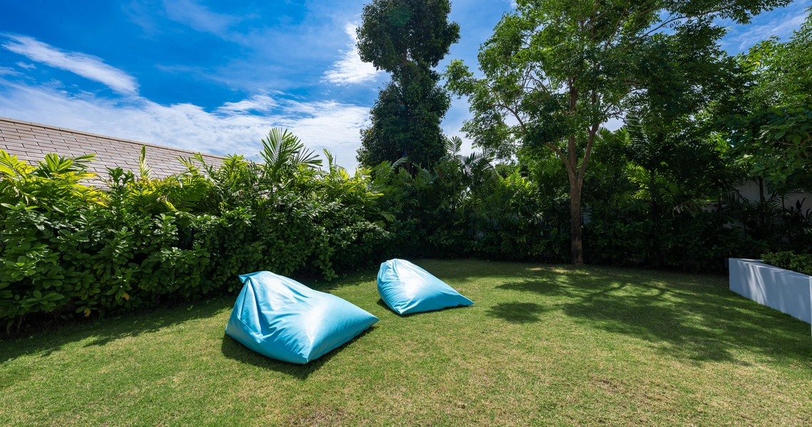 Hideway Villa Samui - garden with beanbags