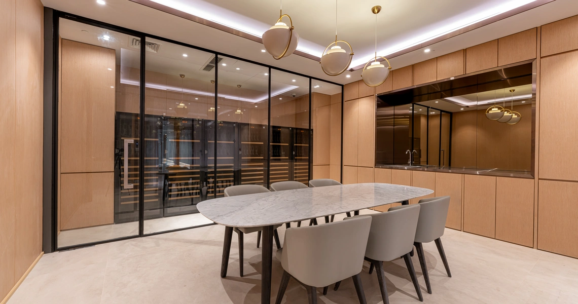 Scope Langsuan ultraluxury Bangkok condo - meeting room