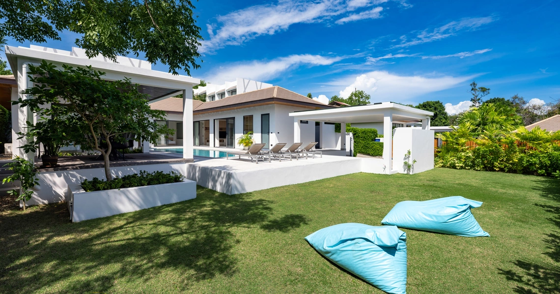 Hideway Villa Samui - garden overlooking the villa