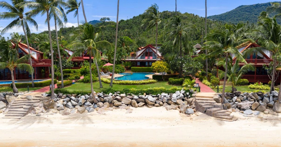 Coconut Paradise Villa - Beach front