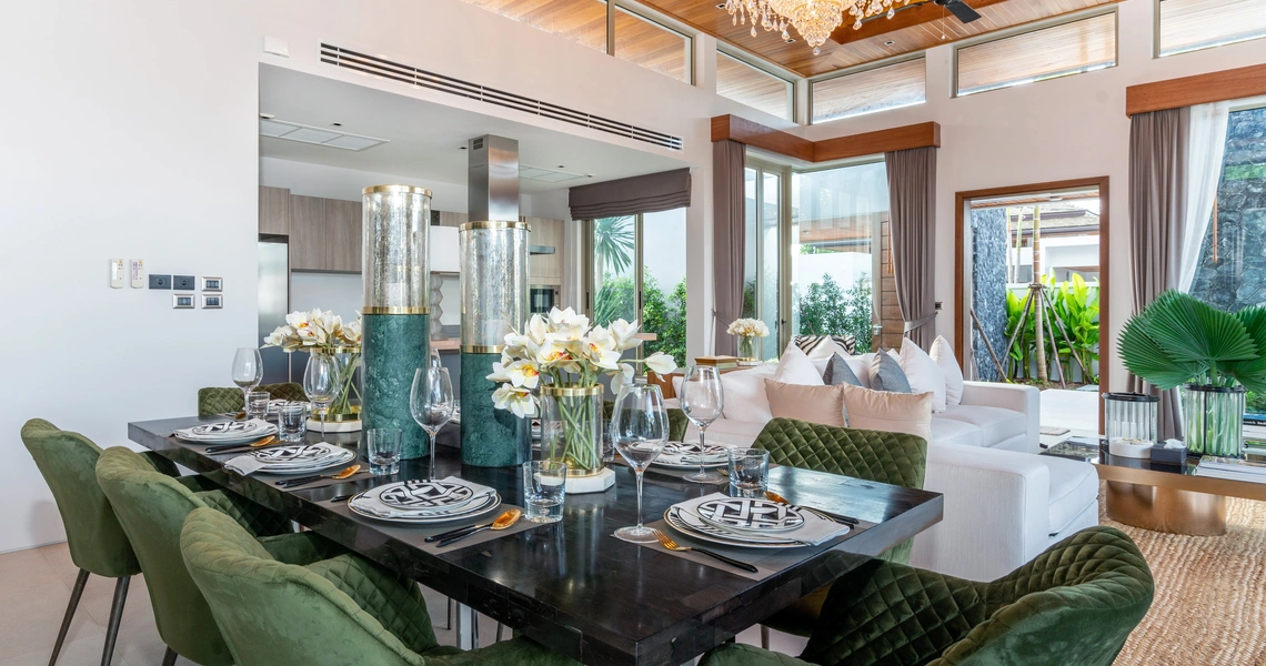 Botanica Lakeside II - Dining table