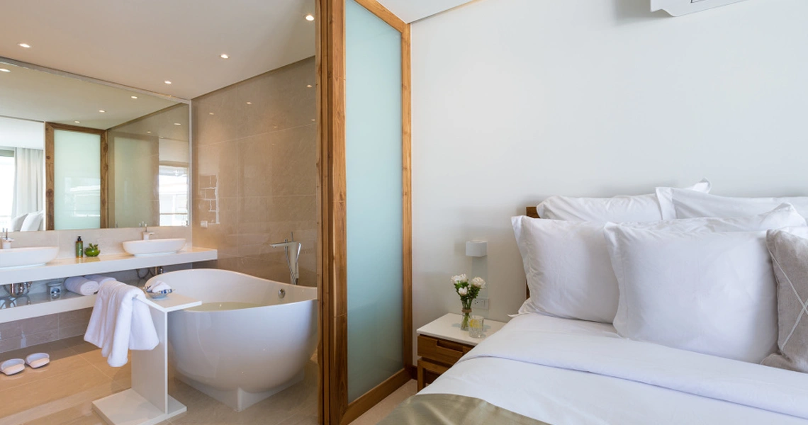 Luxury apartments on Samui Chi Residence bathroom