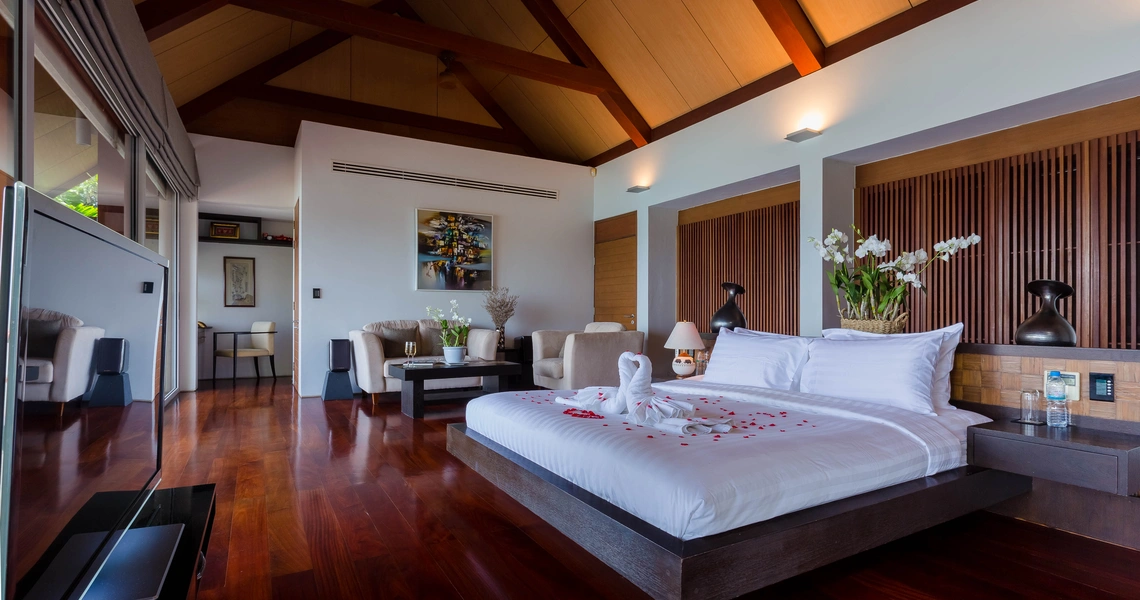 Stunning sea view villa in an exclusive Surin Beach - Bedroom