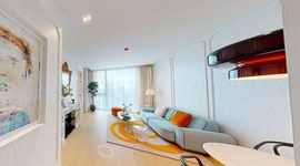 The Strand Thonglor x Villa Vinotto