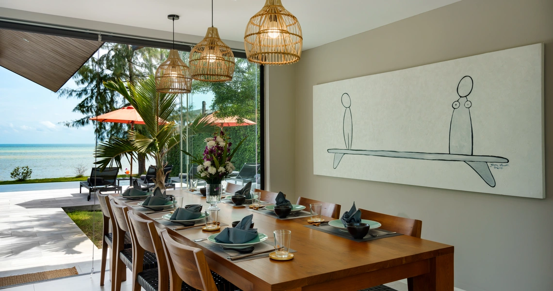 Luxury villas on Samui 5 Bedroom Beachfront Villas in Baan Talay dining area