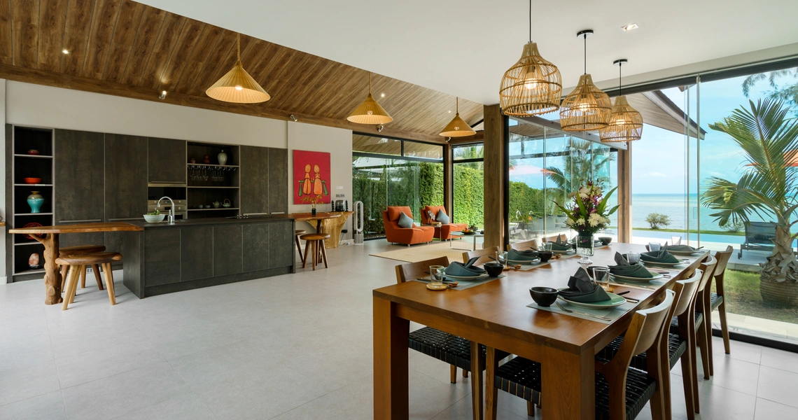 Luxury villas on Samui 5 Bedroom Beachfront Villas in Baan Talay dining area