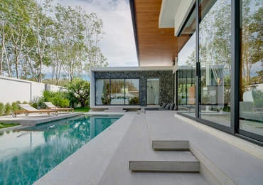 Botanica Modern Loft ll pool with deck