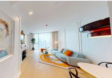 The Strand Thonglor x Villa Vinotto