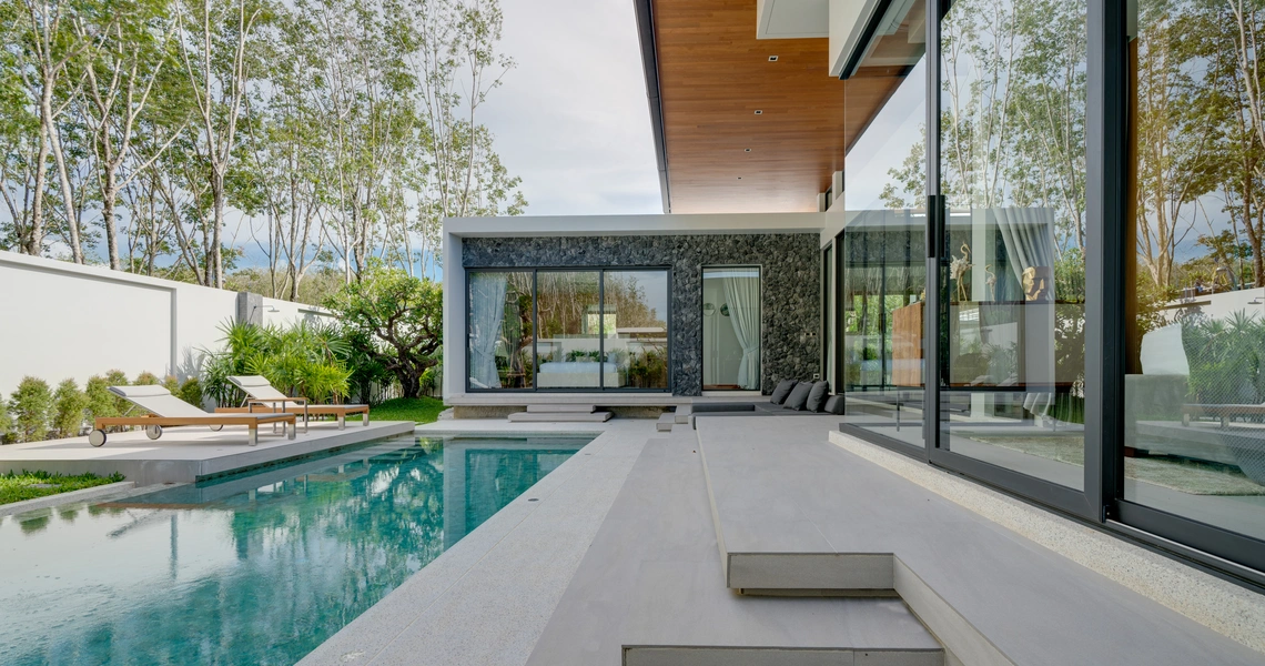 Botanica Modern Loft ll pool with deck
