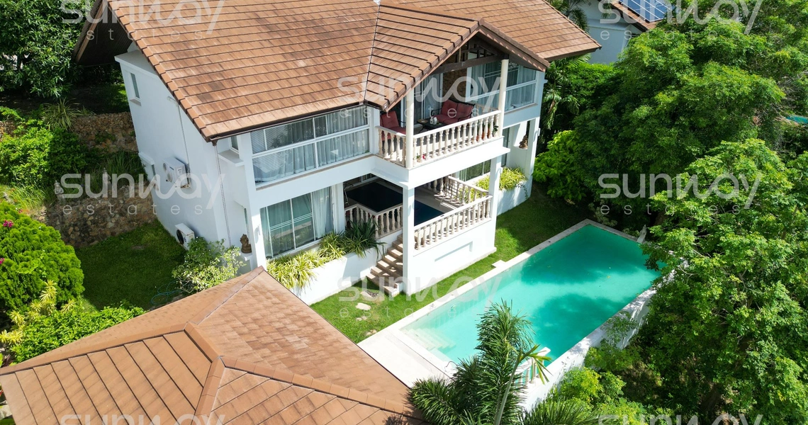 Villa Horizon 37 -  front of the villa