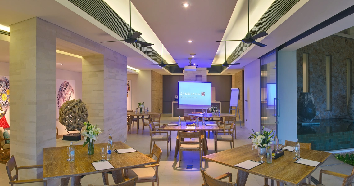 Luxury villas on Samui 6 Bedroom Pool Villa in Samujana office