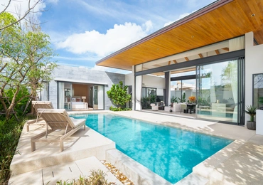 Botanica Wisdom pool and villa