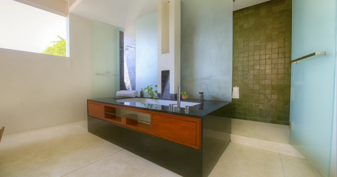 Luxury villas on Samui Luxury 3 Bedroom Pool Villa in Samujana bathroom
