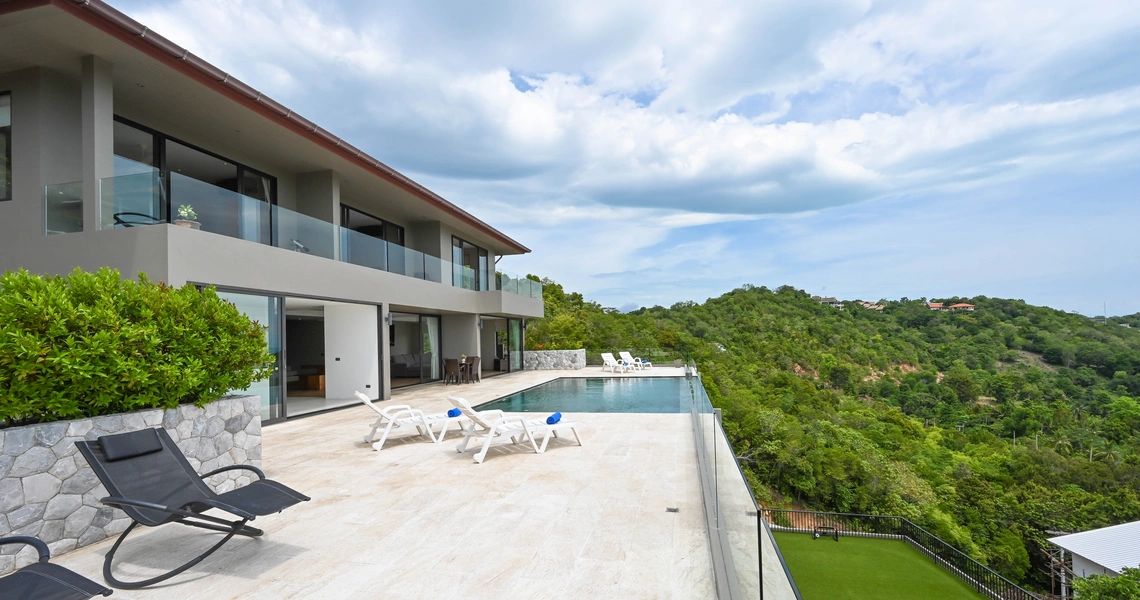Luxury villas on Samui Villa Kelly 6 Bedroom Seaview Pool Villa exterior